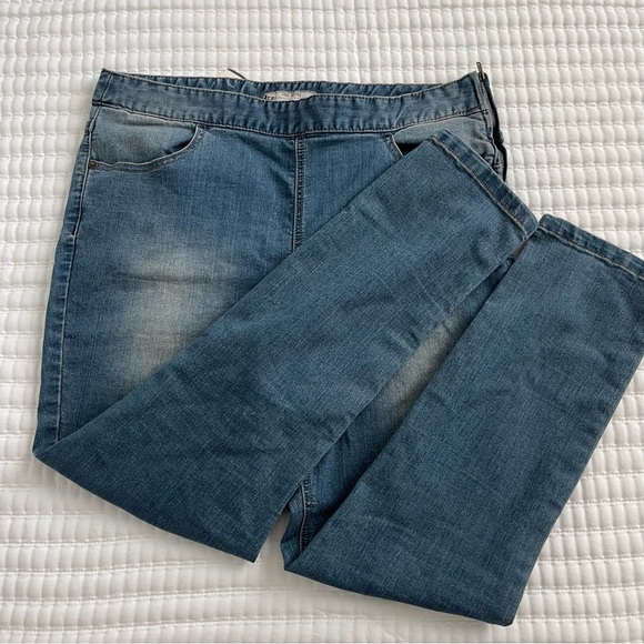 Free people jeans large (size 30) - Picture 9 of 9